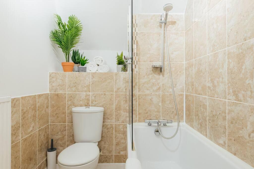 Charming 2 Bedroom Flat In The Heart Of Kings Cross, Londres Exterior foto